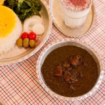 چلو و خورشت قرمه سبزی
